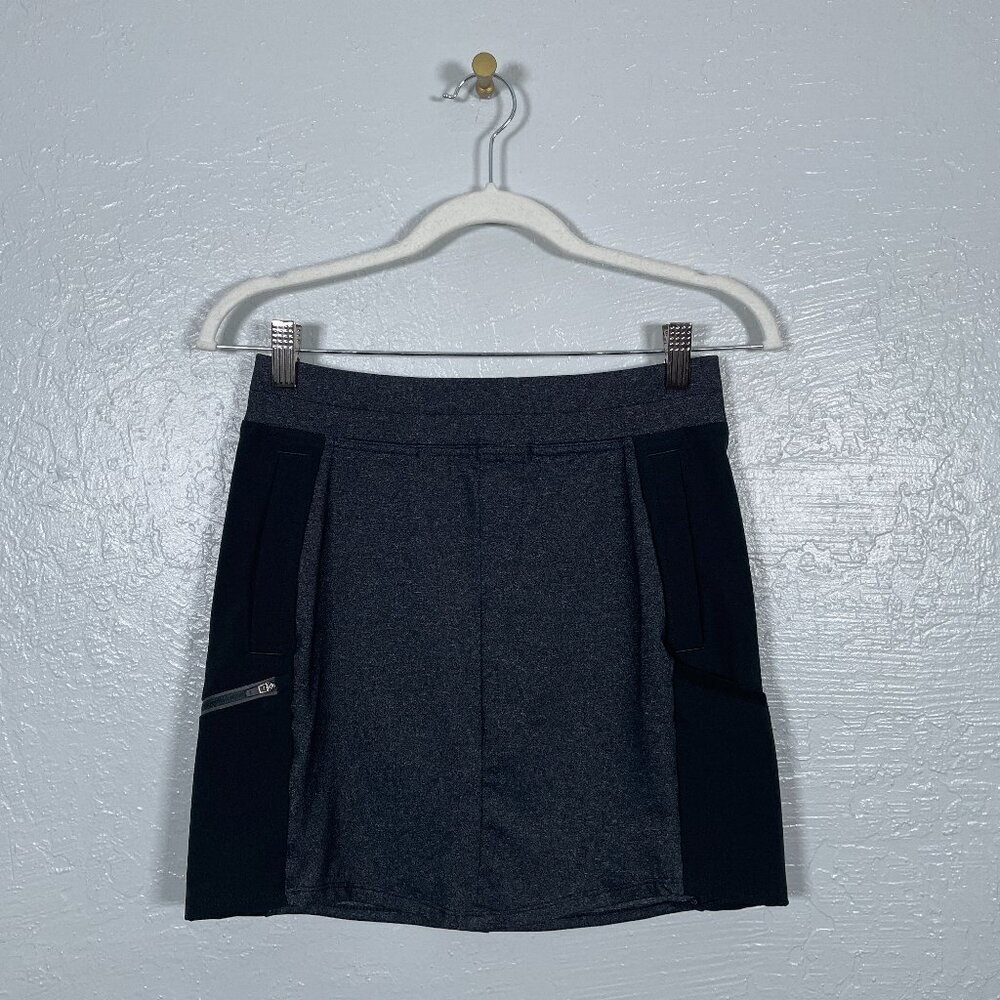 Title Nine Women XS Black Ascent Two Tone Skirt Zip Pockets Outdoor Gorpcore